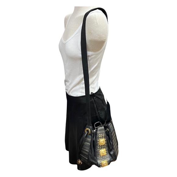 ST. MAARTEN Dallas 90s/Y2K Black/Multi Color Snake Embossed Leather Bucket Bag - Picture 3 of 13